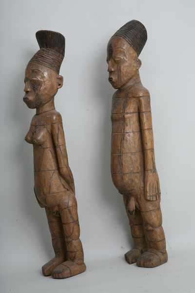 Mangbetu (statues), d`afrique : république dém. du Congo., statuette Mangbetu (statues), masque ancien africain Mangbetu (statues), art du république dém. du Congo. - Art Africain, collection privées Belgique. Statue africaine de la tribu des Mangbetu (statues), provenant du république dém. du Congo., 990. Très belles statues Mangbetu, femme et homme  symbolisant les ancêtres h.78cm et 77cm.faite en bois clair avec les scarification caractéristiques sur tout le corps 19eme-début 20eme sc.Le crâne allongé est accentuée par la coiffure rejettée en arrière.très peu de pièces sont connues,une bonne dizaines.(Kassongo Mossi). art,culture,masque,statue,statuette,pot,ivoire,exposition,expo,masque original,masques,statues,statuettes,pots,expositions,expo,masques originaux,collectionneur d`art,art africain,culture africaine,masque africain,statue africaine,statuette africaine,pot africain,ivoire africain,exposition africain,expo africain,masque origina africainl,masques africains,statues africaines,statuettes africaines,pots africains,expositions africaines,expo africaines,masques originaux  africains,collectionneur d`art africain